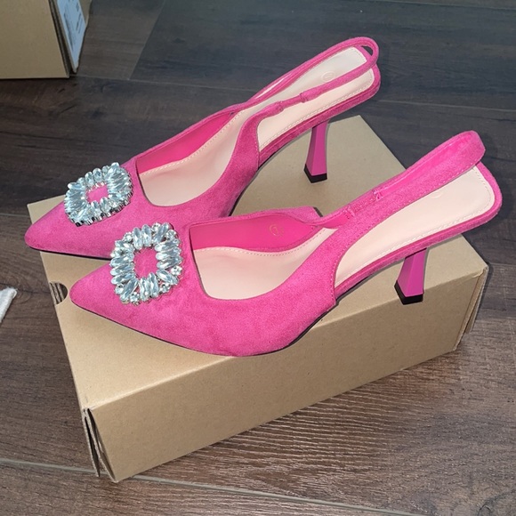 Pointed Toe Slingback w/ Rhinestone - Picture 2 of 4